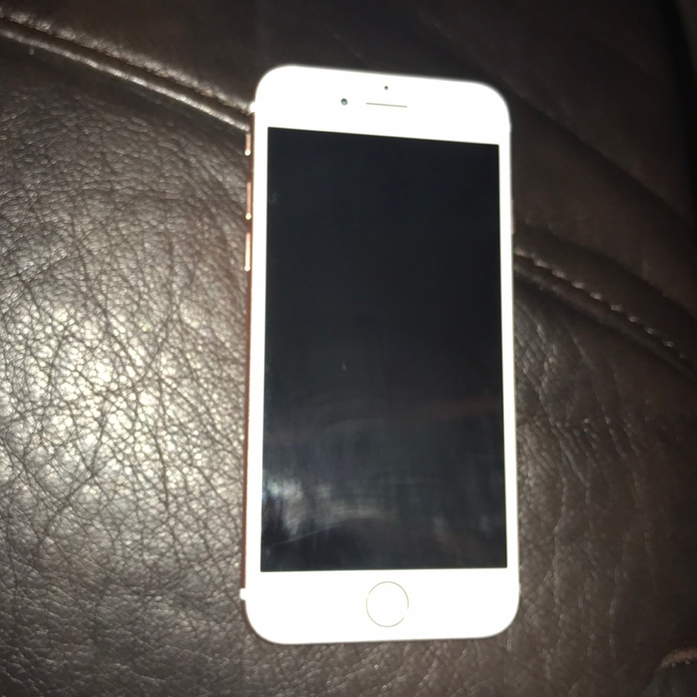 iPhone 7 - Picture 2 of 2